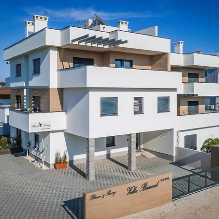 In Mit Privatem Balkon * Pula